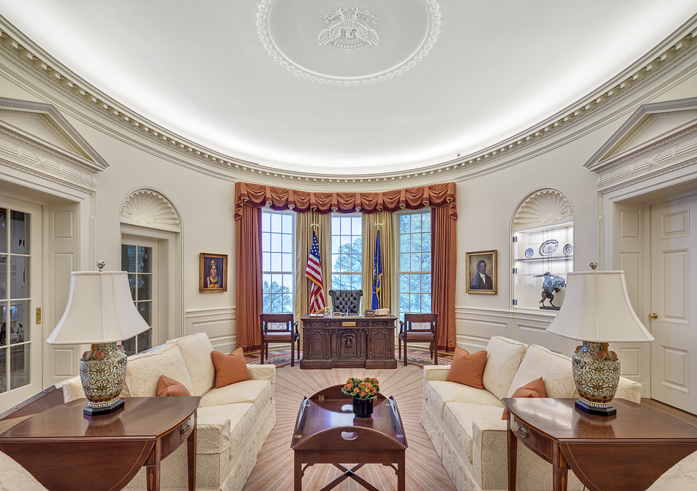 Oval Office with Resolute Desk.     